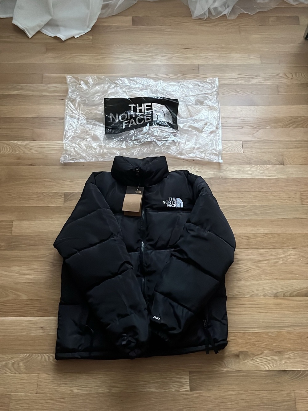 The North Face 700 Nuptse Jacket – Black – Size M – New With Tags